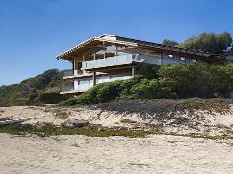 Malibu beach homes